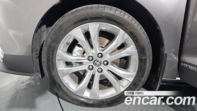 Toyota Sienna 4-го поколения 2.5 Hybrid 2WD - фото 4