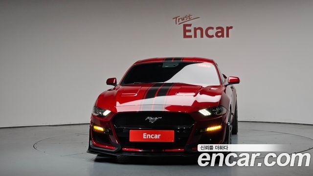 Ford Mustang GT Coupe - фото 1