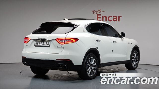 Maserati Levante 3.0 AWD - фото 0
