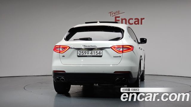 Maserati Levante 3.0 AWD - фото 2