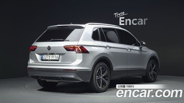 Volkswagen Tiguan 2-го поколения 2.0 TDI Prestige - фото 1