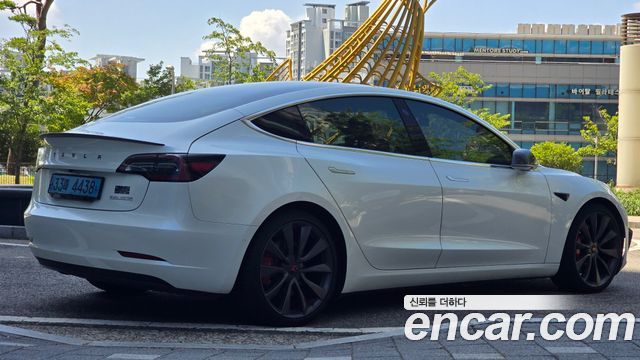Tesla Model 3 Performance AWD - фото 2
