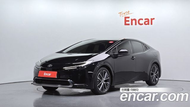 Toyota Prius 5-го поколения 2.0 XLE - фото 0