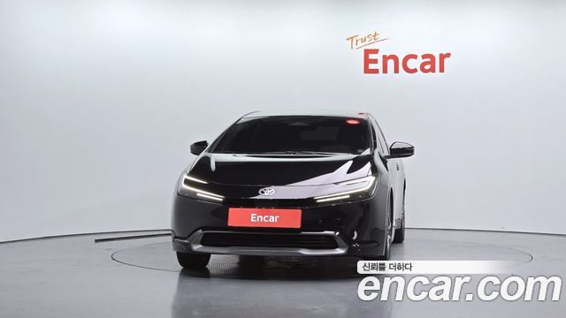 Toyota Prius 5-го поколения 2.0 XLE - фото 2