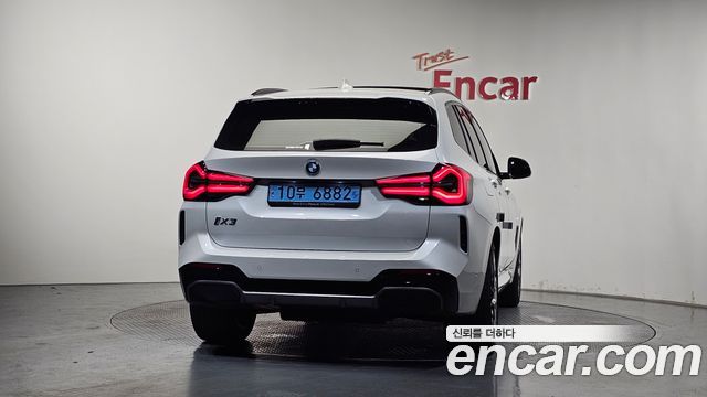 BMW iX3 M Sports - фото 2