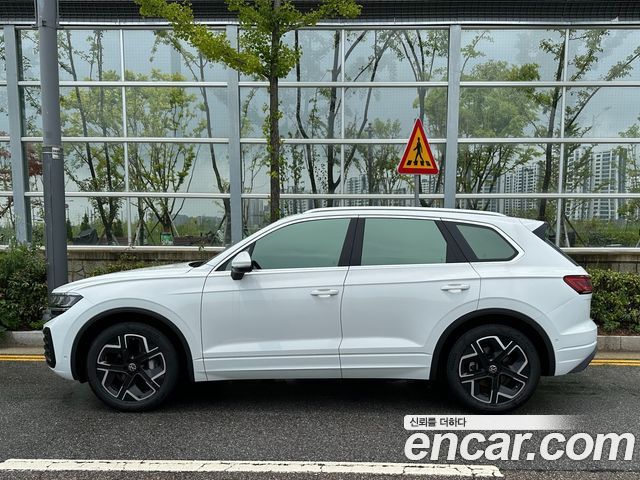 Volkswagen Touareg 3-го поколения 3.0 TDI Prestige - фото 1