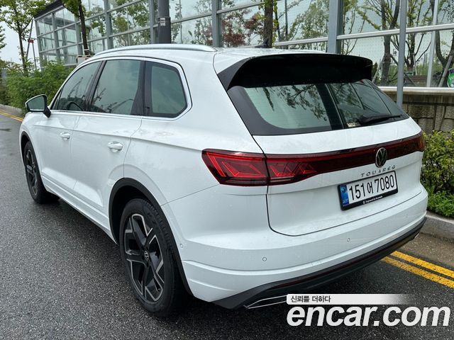 Volkswagen Touareg 3-го поколения 3.0 TDI Prestige - фото 3