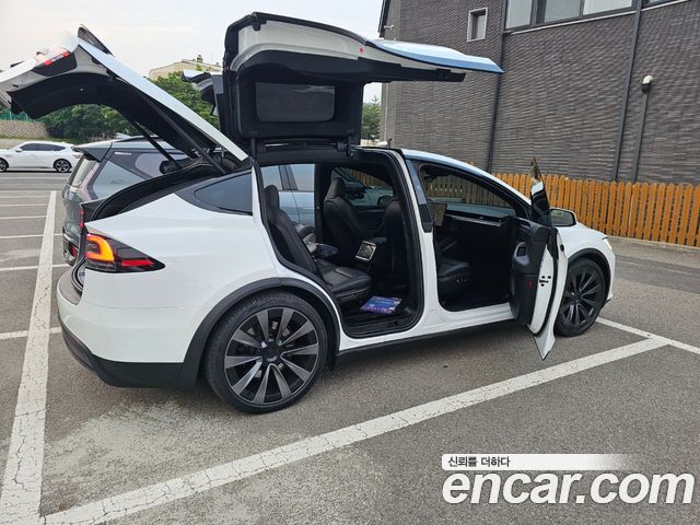 Tesla Model X Long Range - фото 0