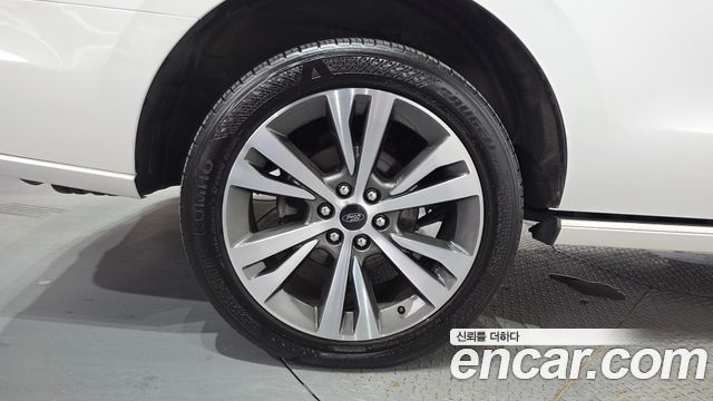 Ford Expedition Platinum 4WD 7Seater - фото 4