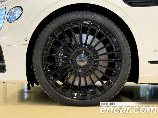 Bentley Flying Spur 3-го поколения 6.0 - фото 4