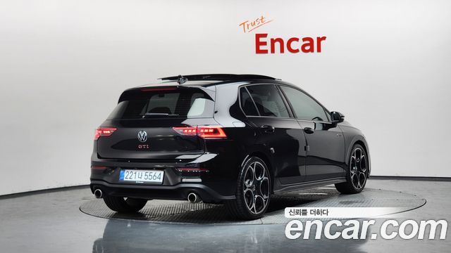 Volkswagen Golf 8-го поколения 2.0 GTI - фото 0