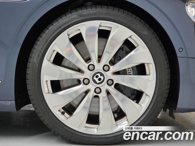Bentley Flying Spur 3-го поколения 4.0 - фото 4