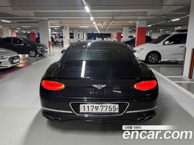 Bentley Continental GT 4.0 GT - фото 2