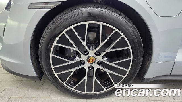 Porsche Taycan Base - фото 4