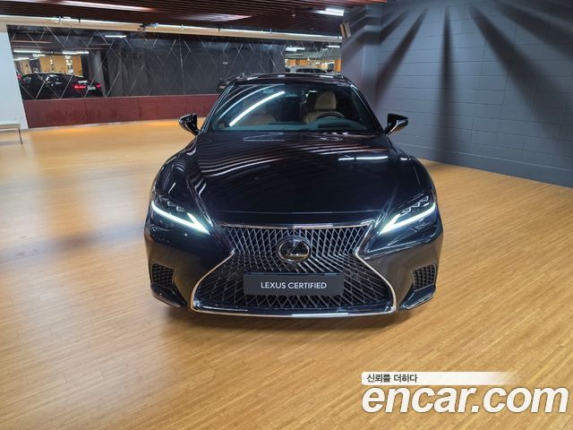 Lexus LS 500 3.5 Luxury AWD - фото 2