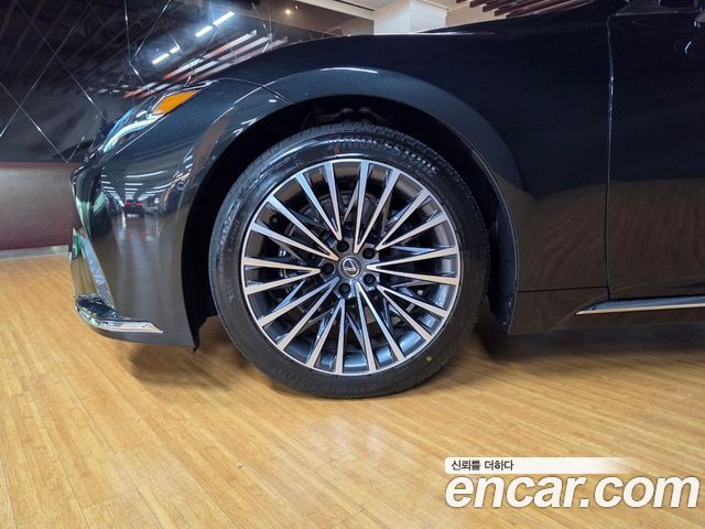 Lexus LS 500 3.5 Luxury AWD - фото 4