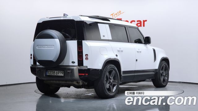 Land Rover Defender L663 110 P300 X-Dynamic SE - фото 1