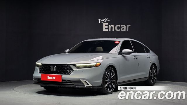 Honda Accord 11-го поколения 2.0 Hybrid Touring - фото 0
