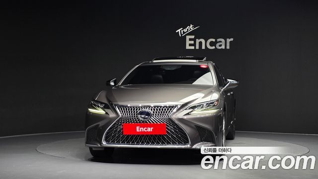 Lexus LS 500h 5-го поколения 3.5 Luxury AWD - фото 2