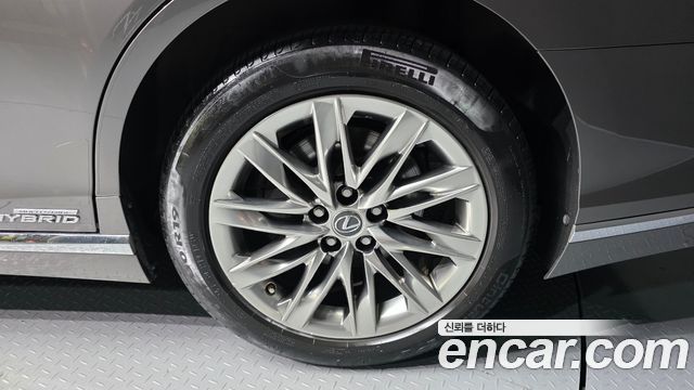 Lexus LS 500h 5-го поколения 3.5 Luxury AWD - фото 4