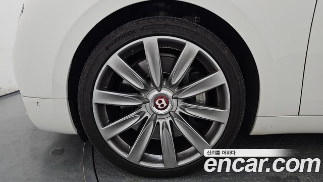 Bentley Flying Spur 2-го поколения 4.0 - фото 4