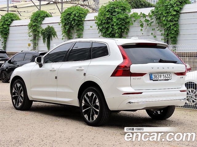 Volvo XC60 2-го поколения B5 Ultra Bright Air Sus - фото 2
