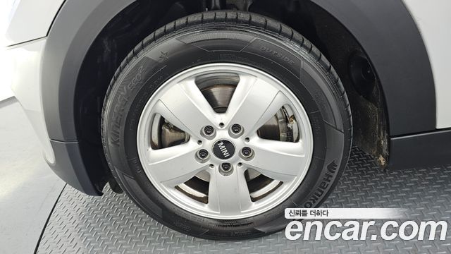 Mini Cooper 5Door Standard 3rd - фото 3