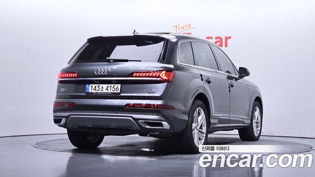 Audi Q7 45 TDI Quattro Premium - фото 0