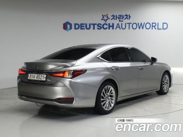 Lexus ES 300h 7-го поколения Luxury Plus - фото 1