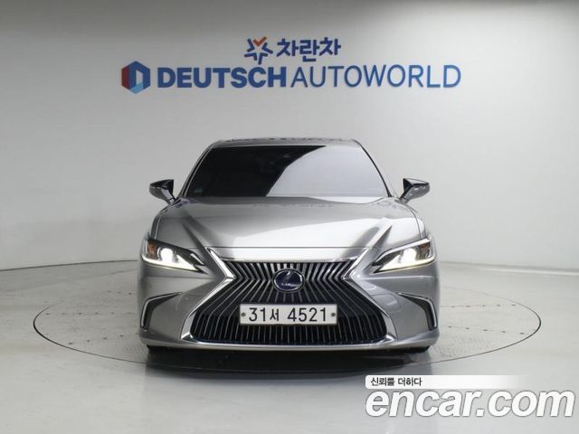Lexus ES 300h 7-го поколения Luxury Plus - фото 2