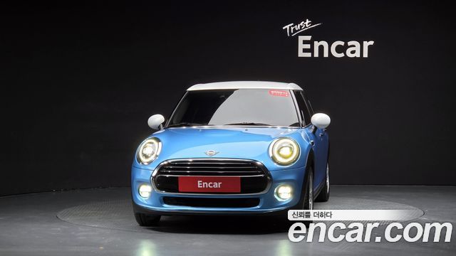 Mini Cooper 5Door Standard 3rd - фото 2