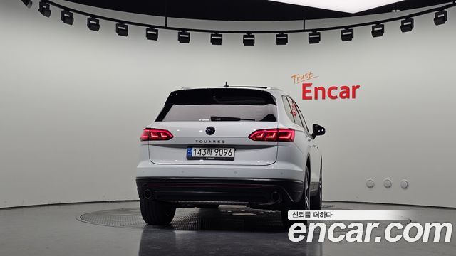 Volkswagen Touareg 3-го поколения 3.0 TDI Premium - фото 2