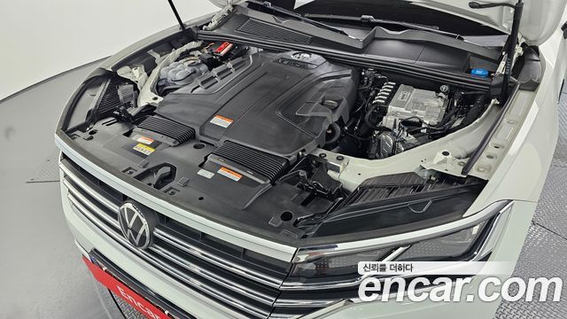 Volkswagen Touareg 3-го поколения 3.0 TDI Premium - фото 4