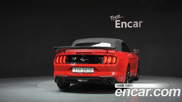 Ford Mustang Convertible - фото 3