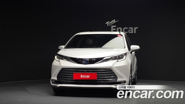 Toyota Sienna 4-го поколения 2.5 Hybrid 2WD - фото 2