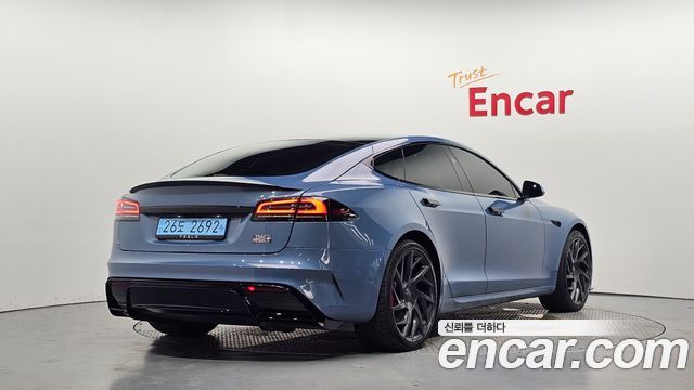 Tesla Model S Plaid - фото 1