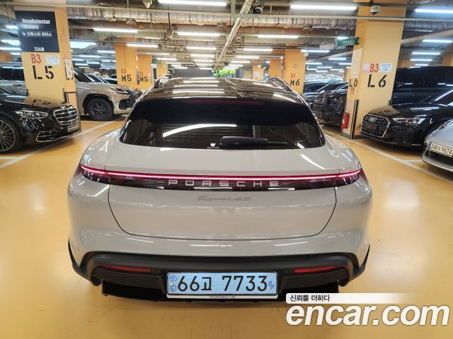 Porsche Taycan 4S Cross Turismo - фото 1