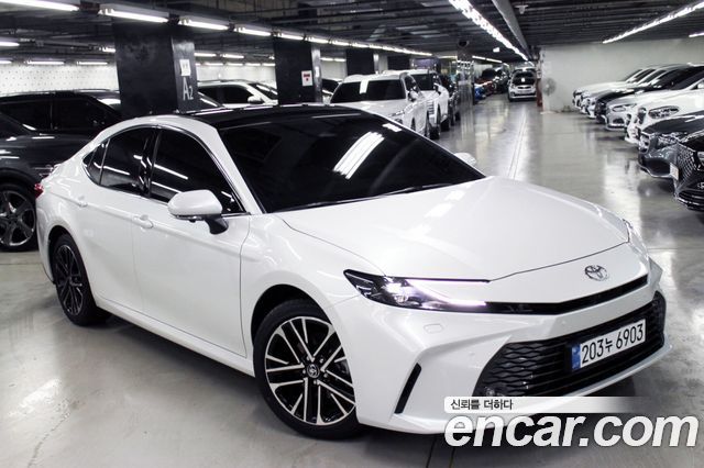 Toyota Camry XV80 2.5 XLE Premium Hybrid - фото 0