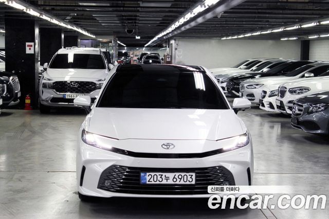 Toyota Camry XV80 2.5 XLE Premium Hybrid - фото 1