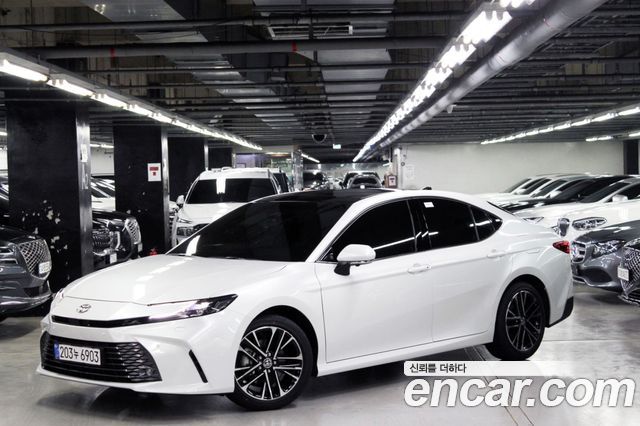 Toyota Camry XV80 2.5 XLE Premium Hybrid - фото 2