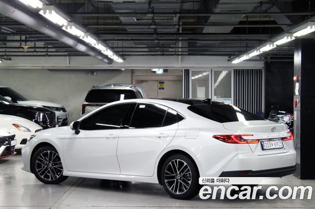 Toyota Camry XV80 2.5 XLE Premium Hybrid - фото 3