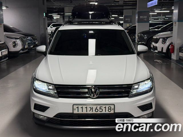 Volkswagen Tiguan 2-го поколения 2.0 TDI Premium - фото 0