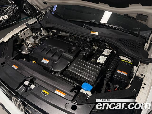 Volkswagen Tiguan 2-го поколения 2.0 TDI Premium - фото 4
