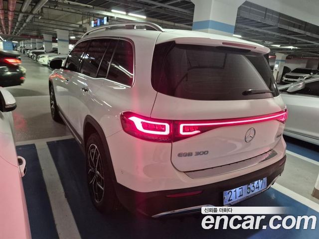 Mercedes-Benz EQB X243 EQB300 4MATIC AMG Line - фото 4