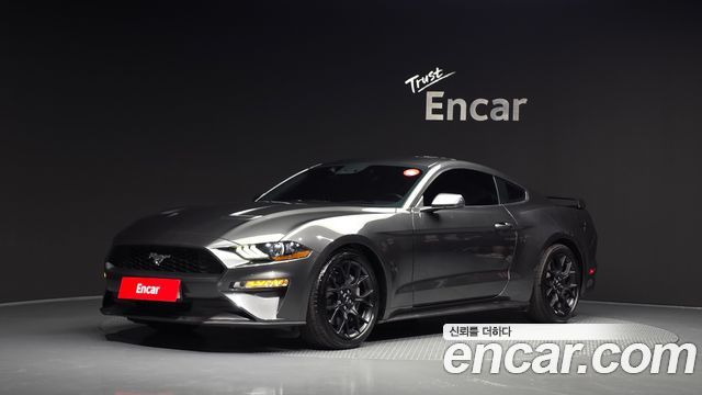 Ford Mustang Coupe - фото 0