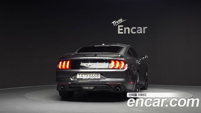 Ford Mustang Coupe - фото 3