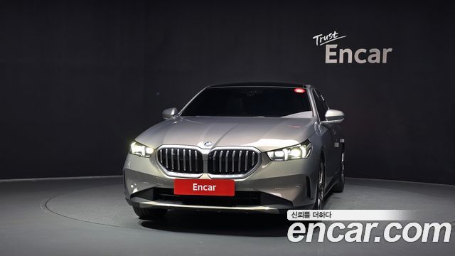 BMW 5 Series G60 520i - фото 2