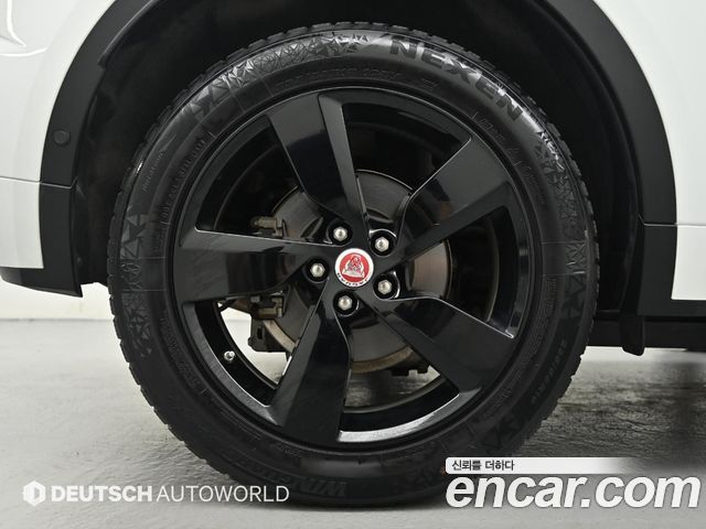 Jaguar E-PACE R250 R-Dynamic SE - фото 4