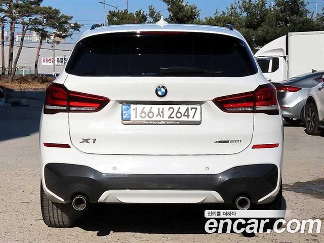 BMW X1 F48 xDrive 20i M Sport - фото 3