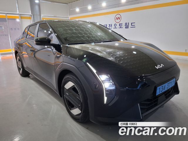 Kia EV4 Long Range 2WD Earth - фото 1
